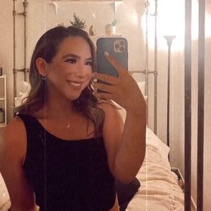 Meet your Posher, Cassandra